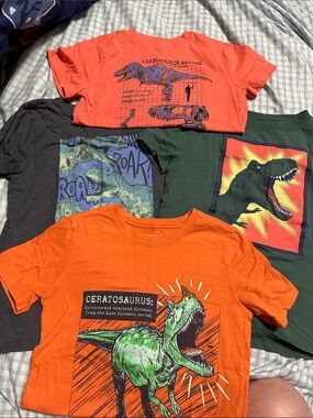 Carters bundle of 4 dinosaur shirts size M / 8